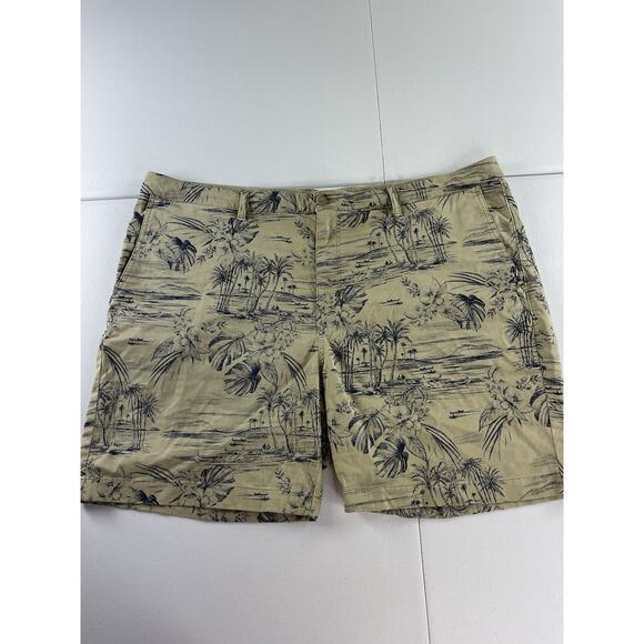 Tommy Bahama Shorts Mens 44 Khaki Chino Hawaiian Print All Over Floral Palm Tree - Picture 1 of 9